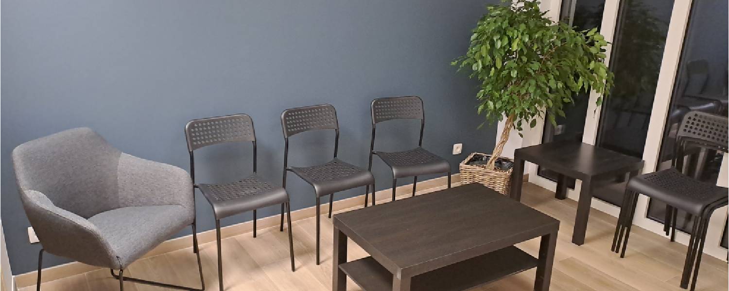 Salle d'attente du centre de kinésithérapie kimotive à Piétrebais