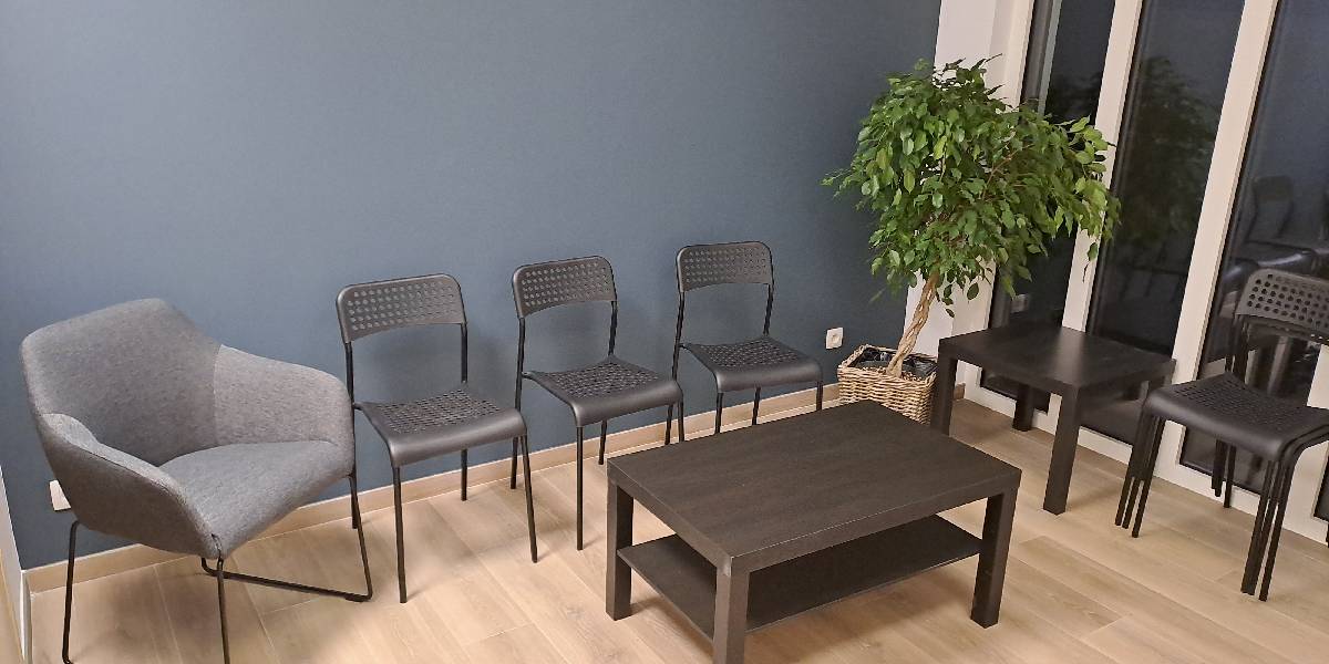 salle d attente du centre de kinésithérapie kimotive à Piétrebais
